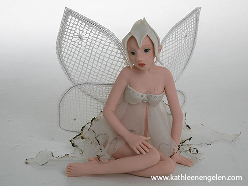 Eve elf pop sculptuur